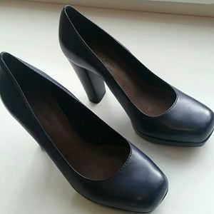 Navy blue leather heels